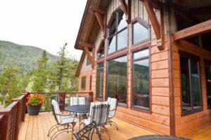 Custom Southern Yellow Pine Timber Frame Home in Keystone, COyellow pine timber frame home with 4 bedrooms and 4 bathrooms