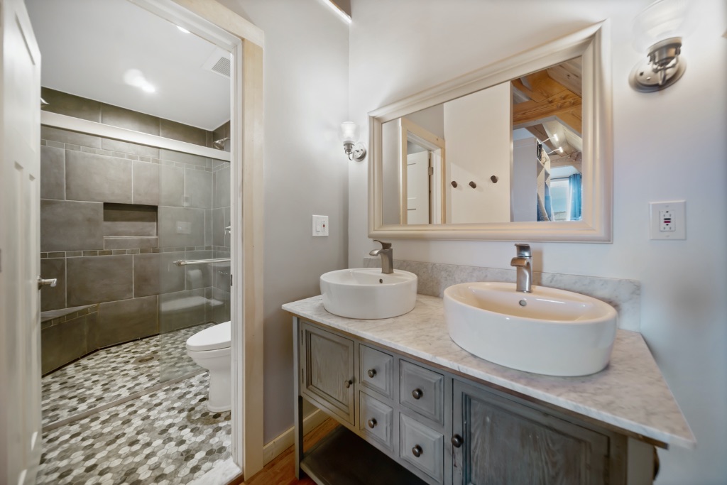 Custom Timber Frame Bathroom by Woodhouse, The Timber Frame Company 