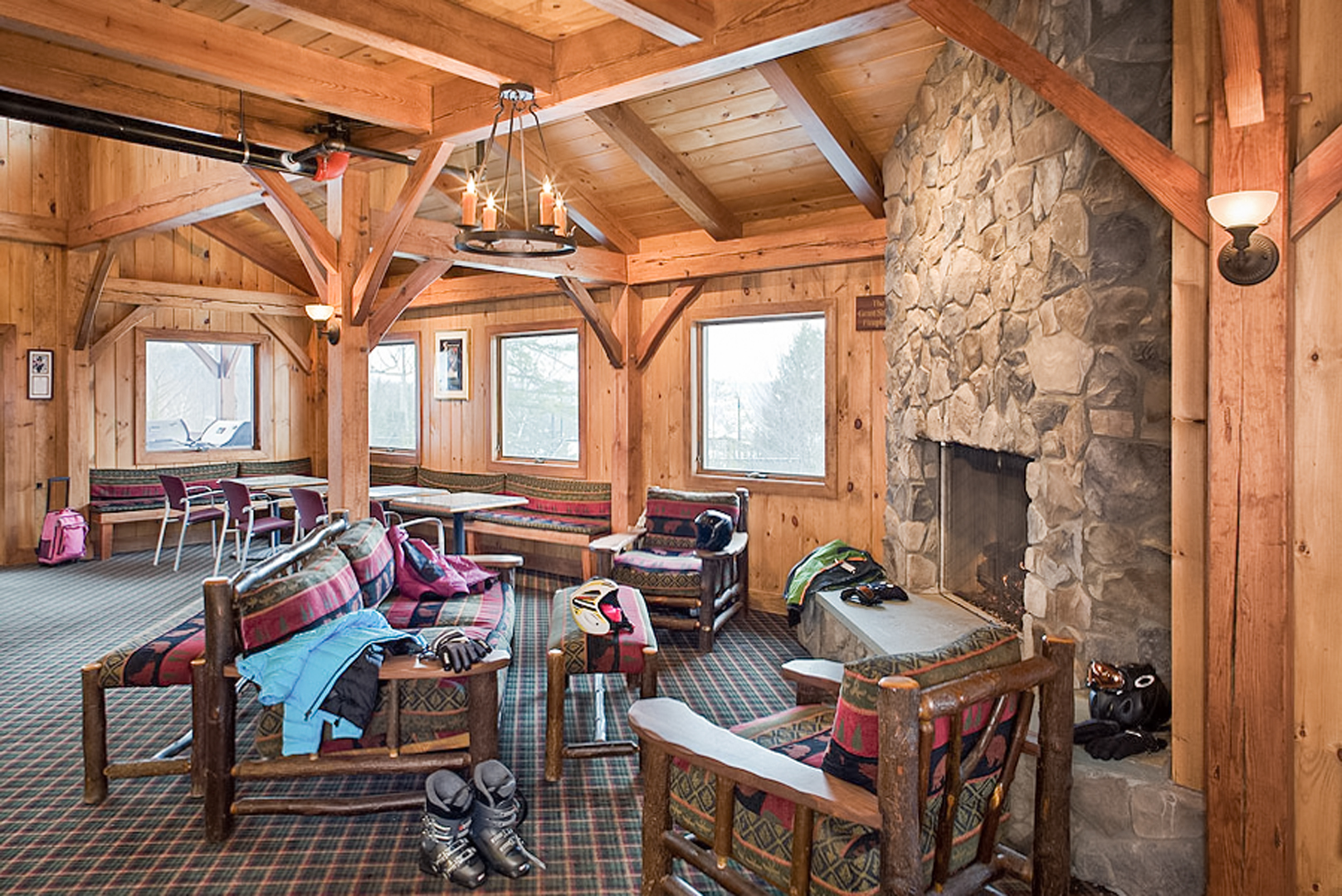 Timber Frame Ski Lodge - Woodhouse