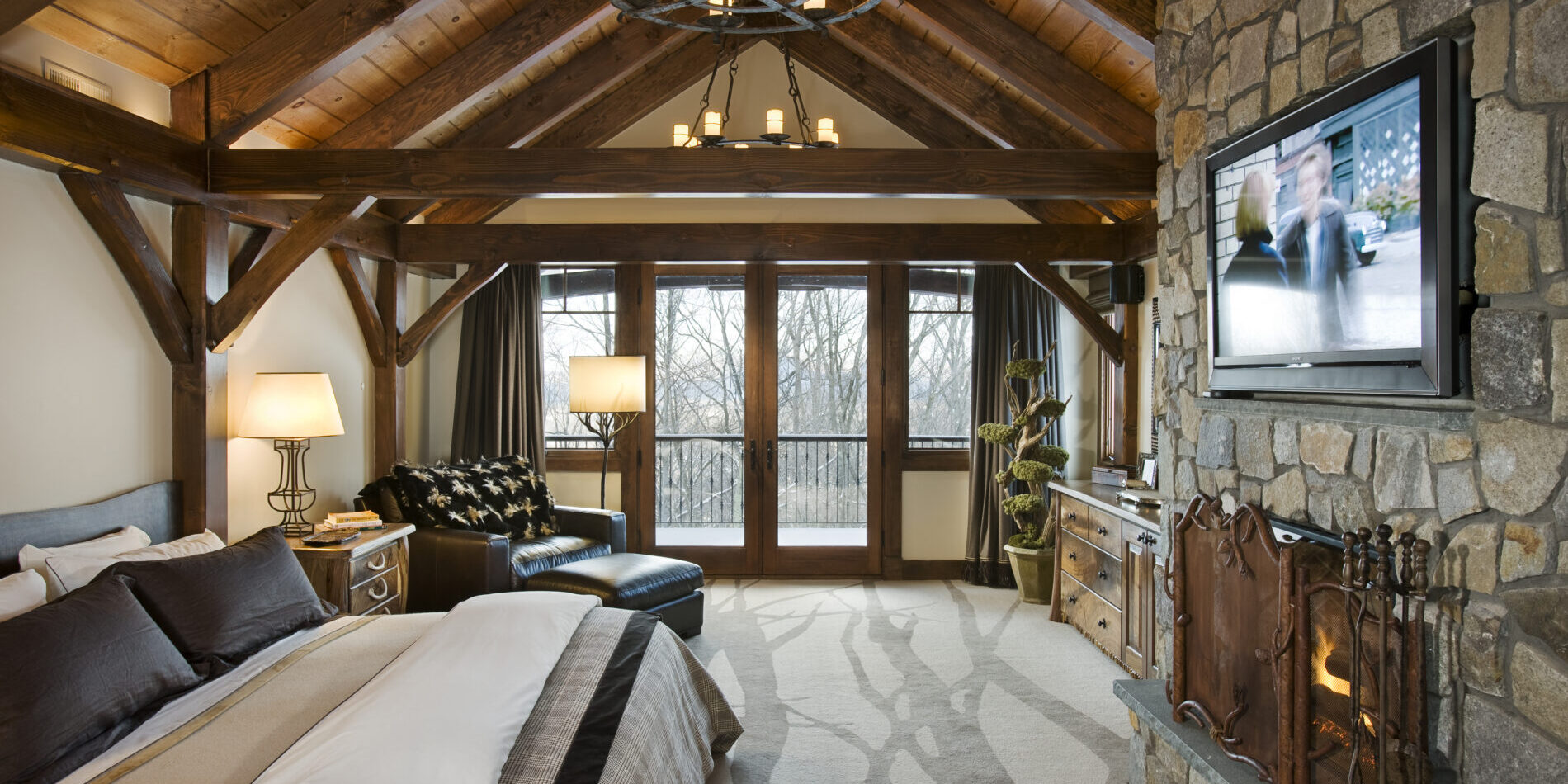 Interior, horizontal, master bedroom, Schimel residence, Windham, New York; Woodhouse Post &amp; Beam